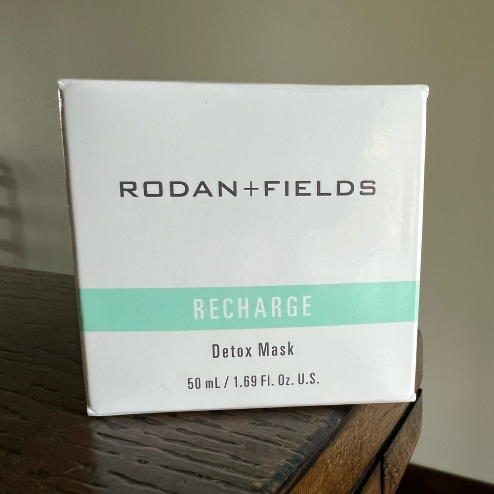 Rodan + Fields Recharge Detox Mask 50ml 1.69oz Charcoal Face Mask NEW